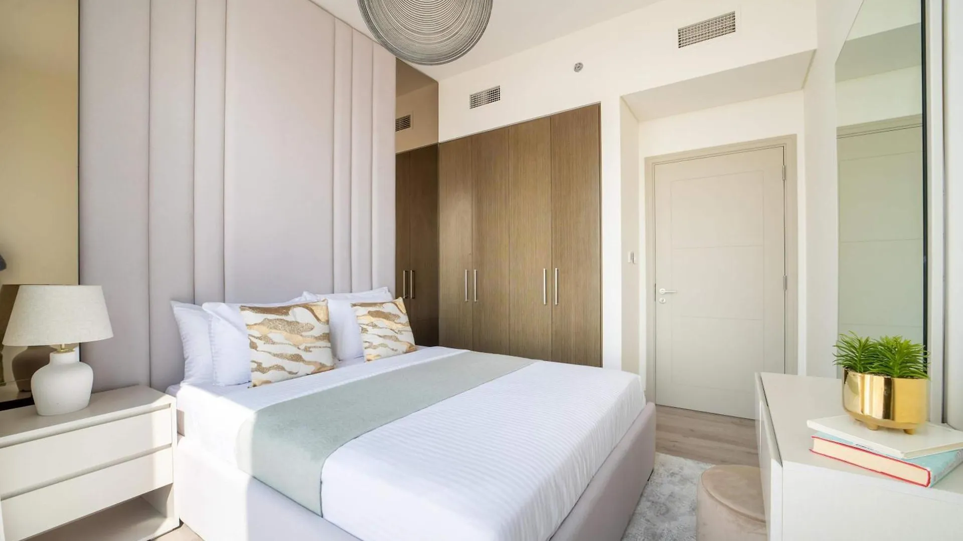 Frank Porter - Forte Tower 1 Dubai
